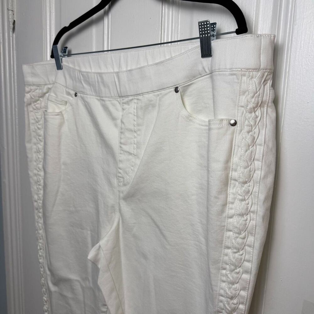 Isaac Mizrahi Live! White Slim Leg Jeans Womens 20W Braided Hem Detail NWOT - Picture 2 of 7
